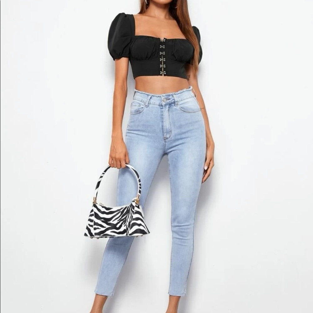 Puff Sleeve Crop Top - Picture 4 of 5